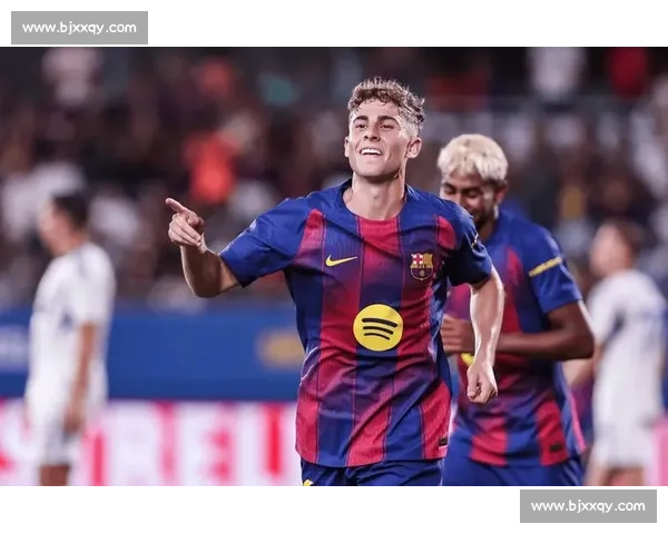 曼联 17 岁新星思韦茨进一线队训练，被誉 “红魔佩德里”